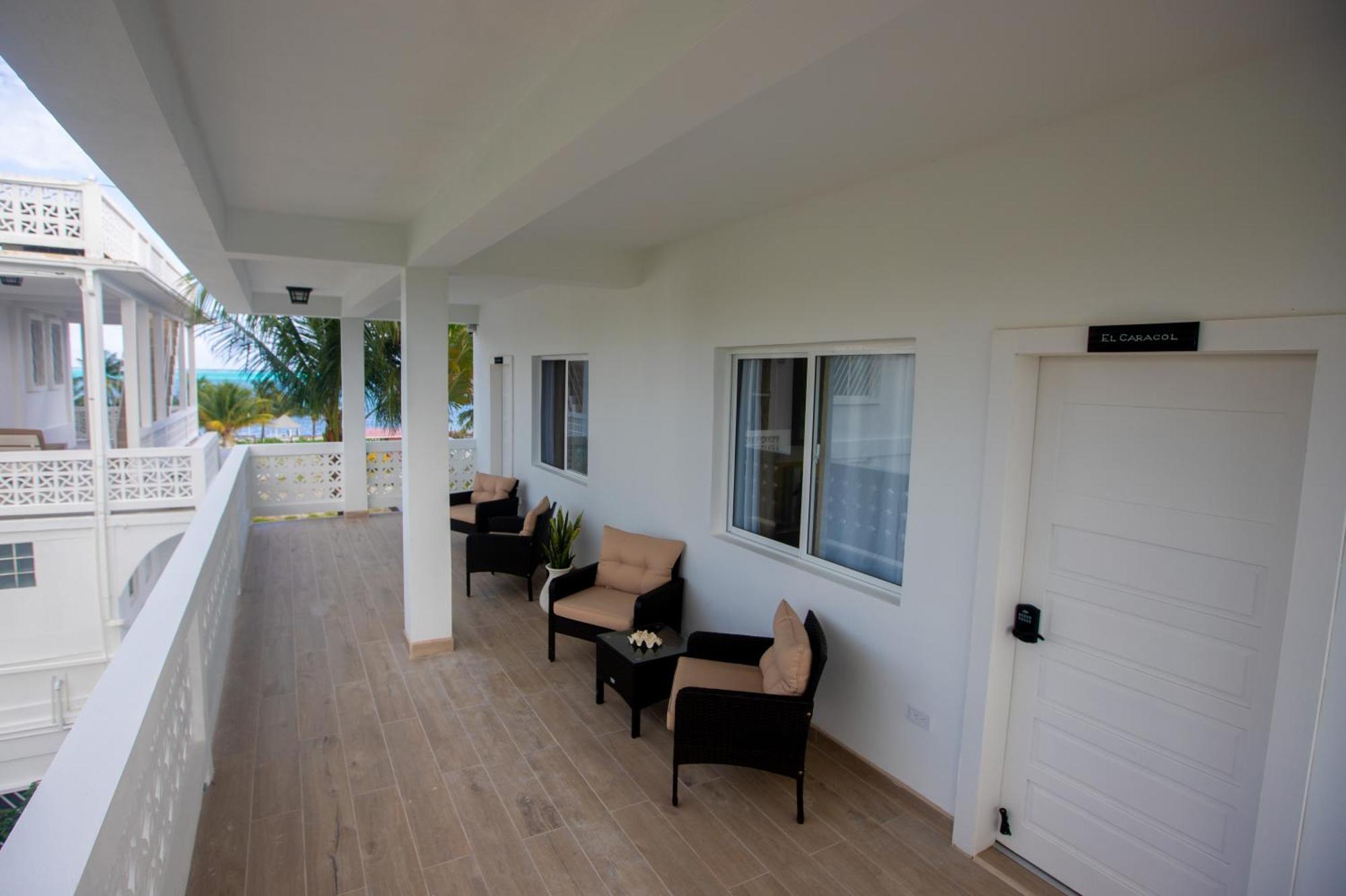 Treetops Hotel Caye Caulker Exterior foto