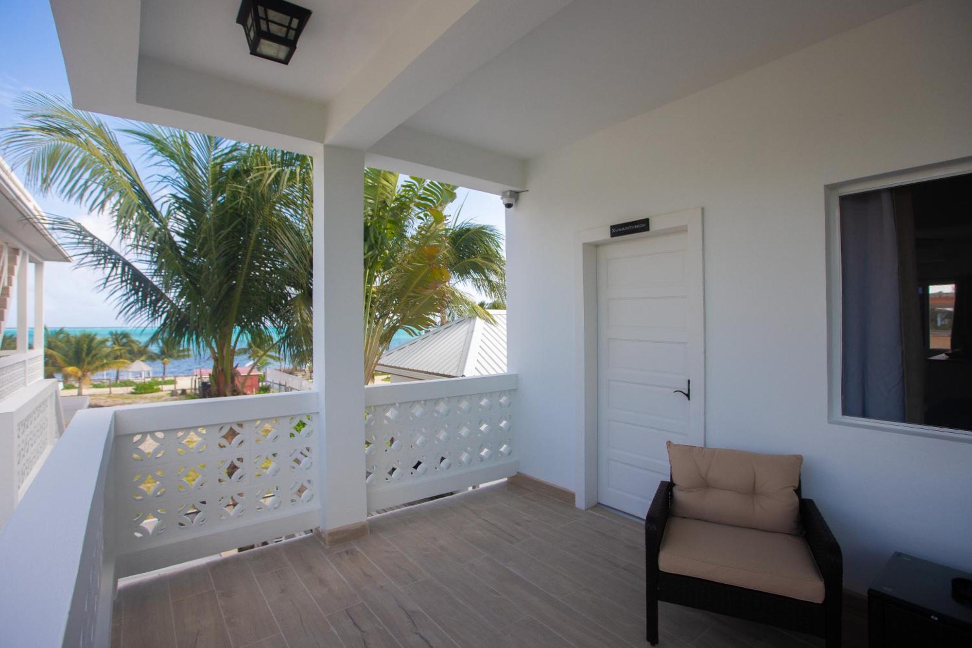 Treetops Hotel Caye Caulker Exterior foto